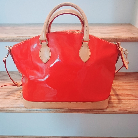 Dooney & Bourke Authentic HandBag in Tangerine - Picture 4 of 4